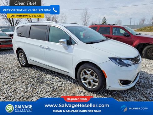 Used 2017 Chrysler Pacifica Limited image 5