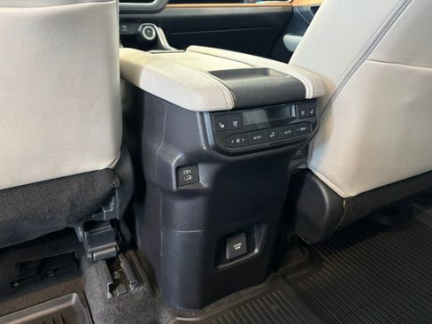 Used 2024 Toyota Grand Highlander AWD image 21