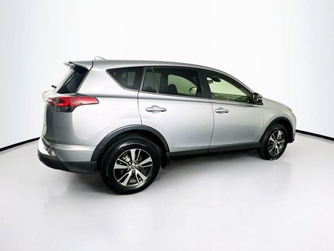 Used 2018 Toyota RAV4 XLE image 10