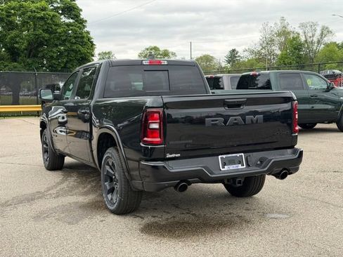 Used 2026 RAM 1500 4x4 Crew Cab image 2