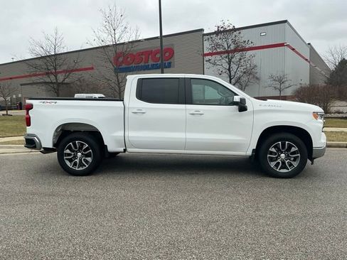 Used 2024 Chevrolet Silverado 1500 LT image 8