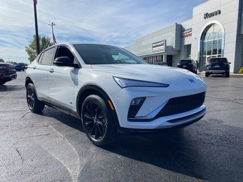 Used 2025 Buick Envista Sport Touring image 4