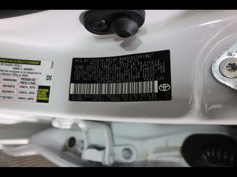 Used 2024 Toyota Corolla LE FWD image 27