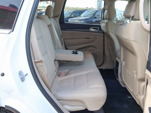 Used 2022 Jeep Grand Cherokee Laredo E w/ Security & Convenience Group image 24