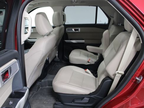 Used 2021 Ford Explorer Limited w/ Equipment Group 301A image 18
