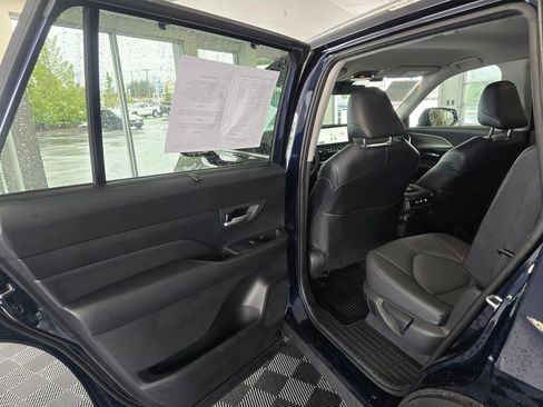 Certified 2024 Toyota Grand Highlander AWD image 38
