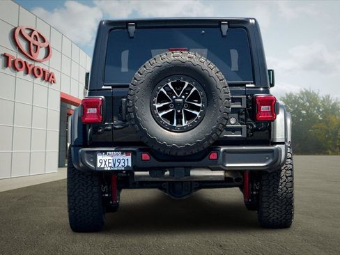 Used 2025 Jeep Wrangler Unlimited Sport AWD/4WD image 4