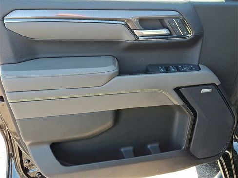 Used 2024 Chevrolet Silverado 1500 ZR2 image 9