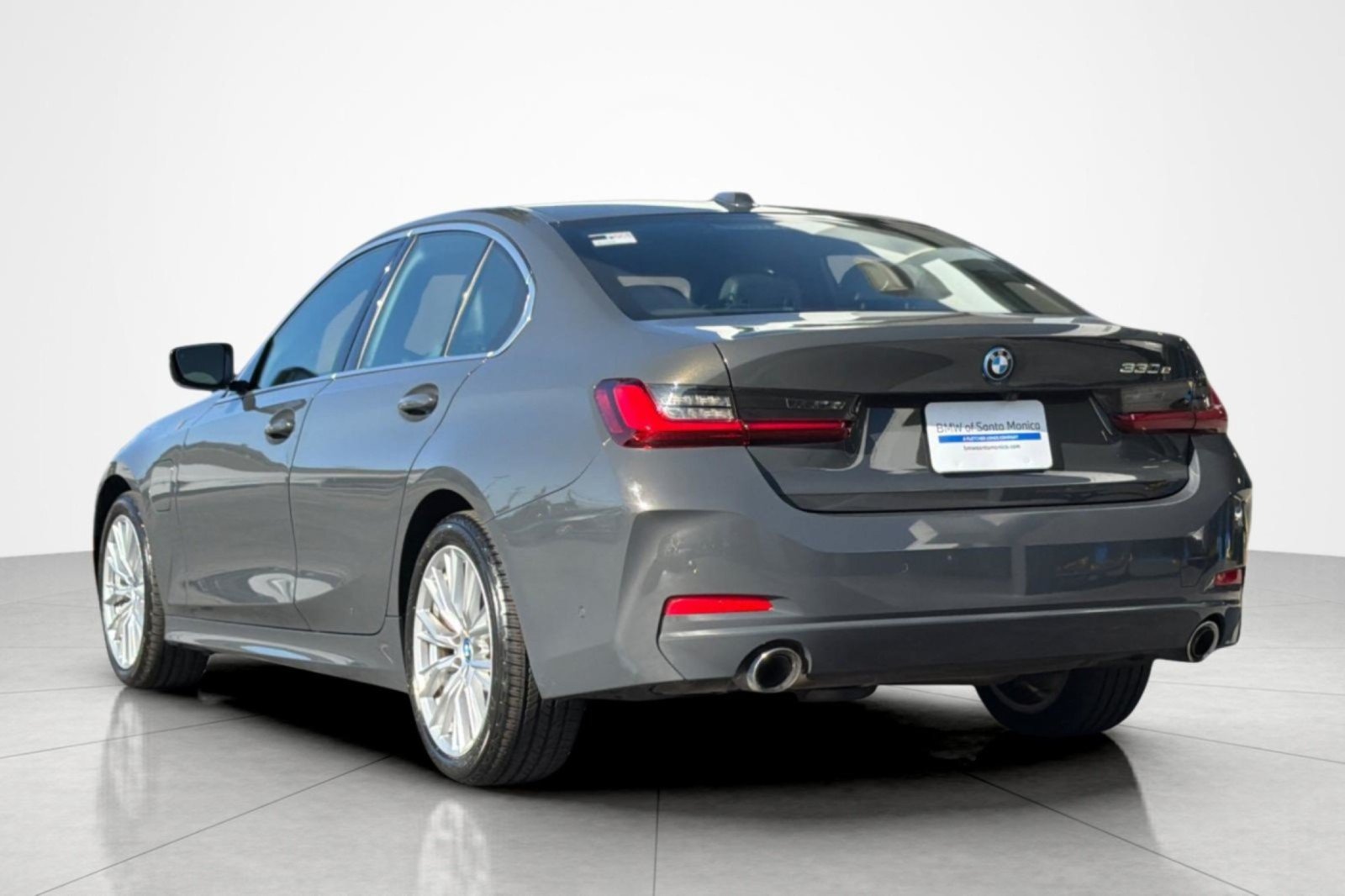 Used 2024 BMW 330e w/ Premium Package RWD image 3