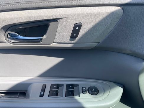 Used 2017 Chevrolet Traverse LS AWD/4WD image 17
