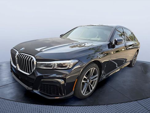Used 2021 BMW 750i xDrive w/ M Sport Package AWD/4WD image 3