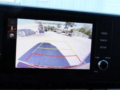 Used 2024 Kia Carnival LX image 26