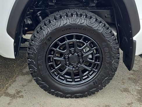 Used 2026 Toyota Tundra SR5 AWD/4WD image 33