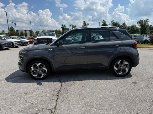 Used 2024 Hyundai Venue Limited FWD image 4