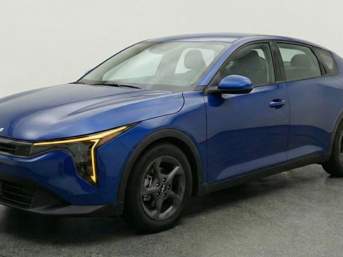 Used 2025 Kia K4 FWD image 3
