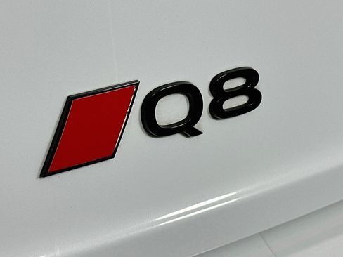 Used 2025 Audi Q8 Prestige w/ Prestige Package AWD/4WD image 28