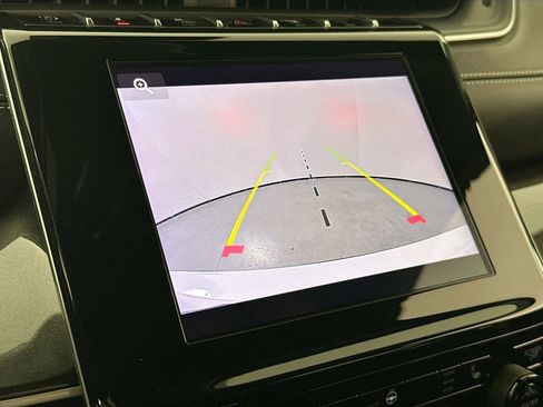 Used 2023 Jeep Grand Cherokee L Laredo image 13