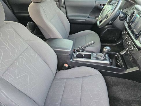 Used 2018 Toyota Tacoma TRD Sport RWD image 14