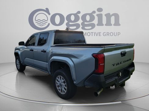 Used 2025 Toyota Tacoma SR RWD image 5