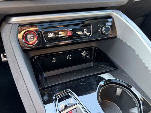 New 2025 Audi SQ5 Premium Plus AWD/4WD image 22