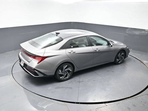Used 2024 Hyundai Elantra Limited FWD image 42