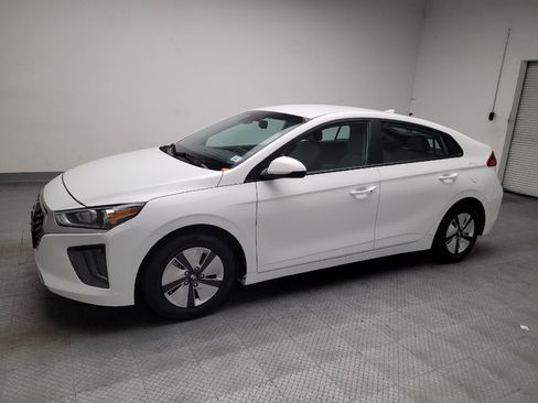 Used 2022 Hyundai Ioniq Blue FWD image 2