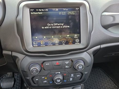 Used 2023 Jeep Renegade Latitude w/ Sun/Sound Group image 16