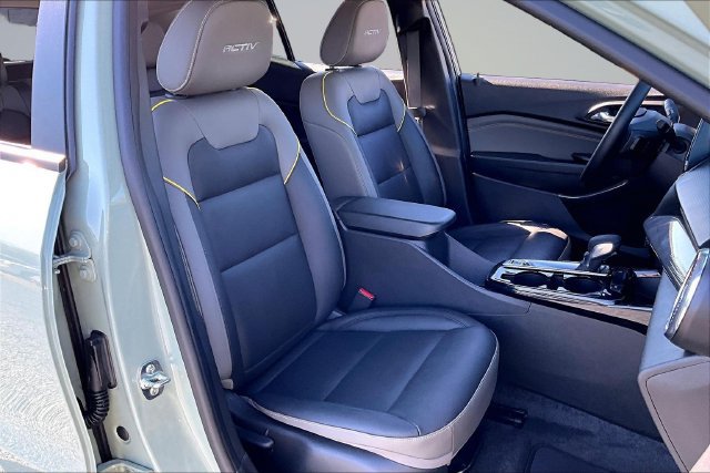 Used 2025 Chevrolet Trax ACTIV FWD image 27