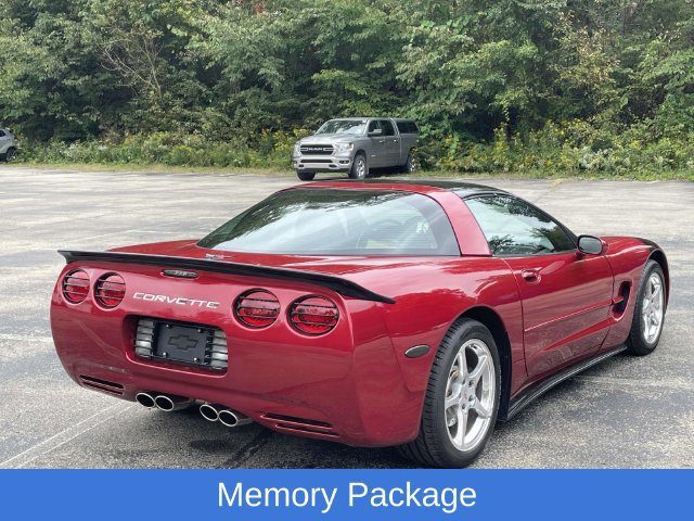 Used 2004 Chevrolet Corvette Coupe w/ Preferred Equipment Group RWD image 3