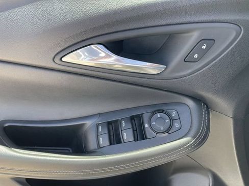 Certified 2024 Buick Encore GX Sport Touring FWD image 21