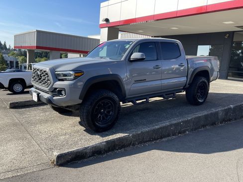 Certified 2021 Toyota Tacoma TRD Off-Road w/ Technology Package AWD/4WD image 4