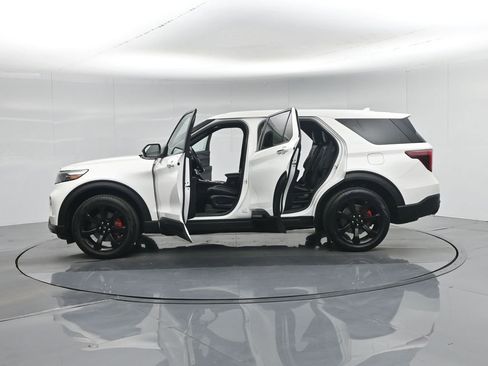 Certified 2022 Ford Explorer ST w/ ST Street Pack image 38