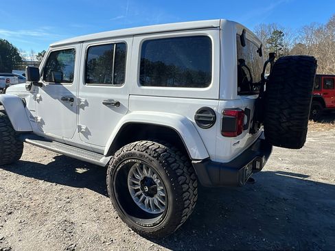 Used 2021 Jeep Wrangler Unlimited Sahara w/ Cold Weather Group image 10