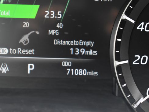 Used 2021 Toyota Highlander XLE image 29