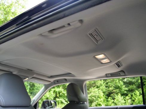 Used 2021 Toyota Highlander Limited AWD/4WD image 32