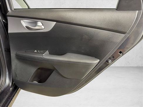 Used 2022 Kia Forte LXS FWD image 16