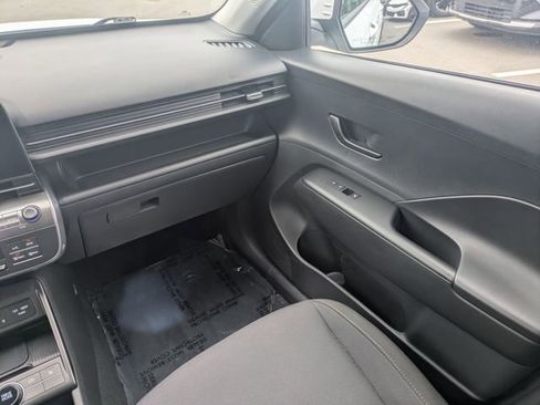 Used 2025 Hyundai Kona SEL FWD image 17