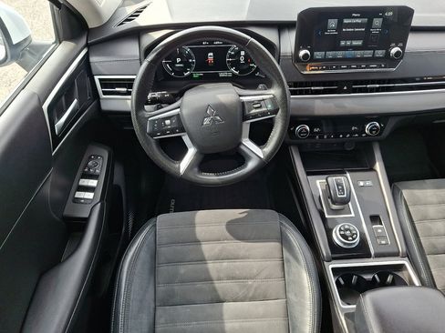 Used 2023 Mitsubishi Outlander SE AWD/4WD image 21