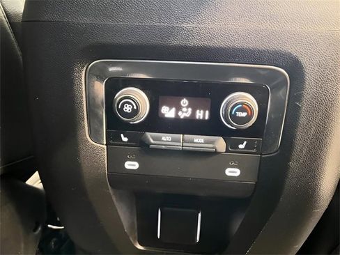 Certified 2024 Chevrolet Suburban Premier image 14