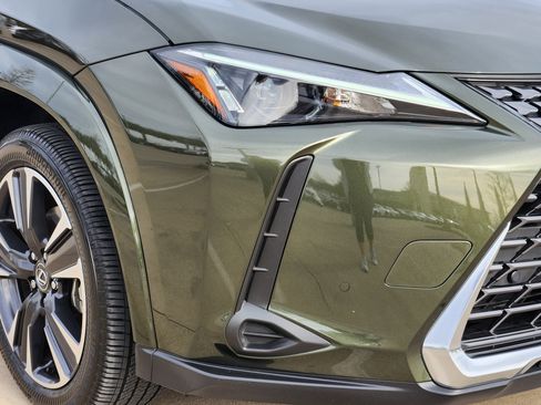 Used 2025 Lexus UX 300h FWD image 6