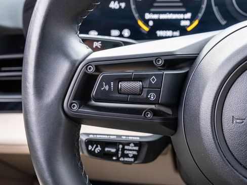 Used 2022 Porsche Taycan image 23