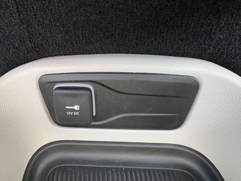 Used 2023 Chrysler Pacifica Touring-L FWD image 26