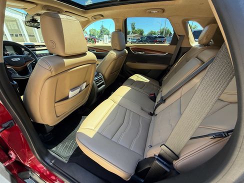 Used 2019 Cadillac XT5 Platinum AWD/4WD image 23