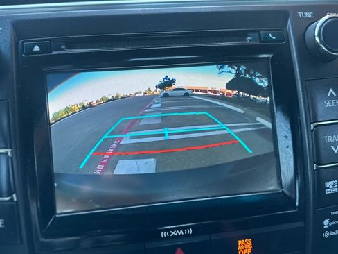 Used 2017 Toyota Camry XLE image 21