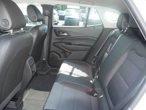 Used 2025 Chevrolet Trax LT FWD image 21