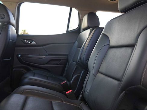 Used 2021 GMC Acadia SLT w/ Elevation Edition image 14