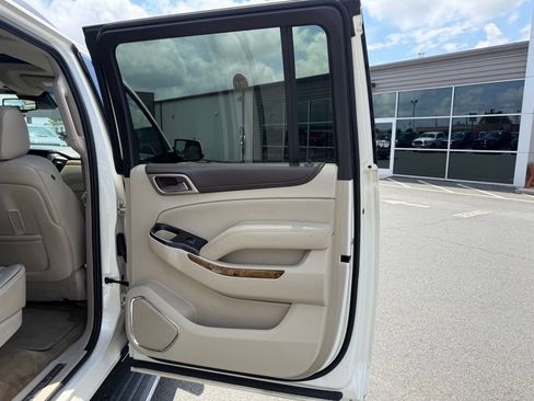 Used 2015 GMC Yukon XL Denali w/ Premium Package AWD/4WD image 36