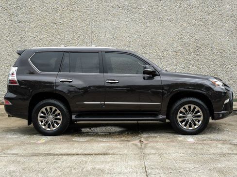 Used 2015 Lexus GX 460 Luxury AWD/4WD image 11
