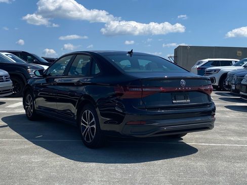 Certified 2025 Volkswagen Jetta Sport FWD image 5