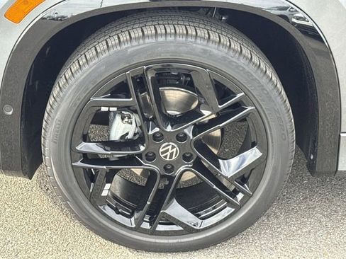 New 2026 Volkswagen Tiguan SE R-Line FWD image 22